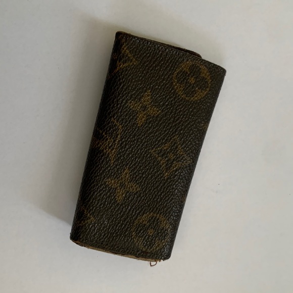 Vintage Louis Vuitton Monogram Keyholder - Picture 2 of 9